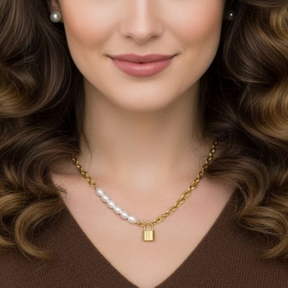 Stunning 18K Gold Plated Freshwater Pearl Necklace with Padlock Charm 🔒 ✨ - Picture 3 of 12